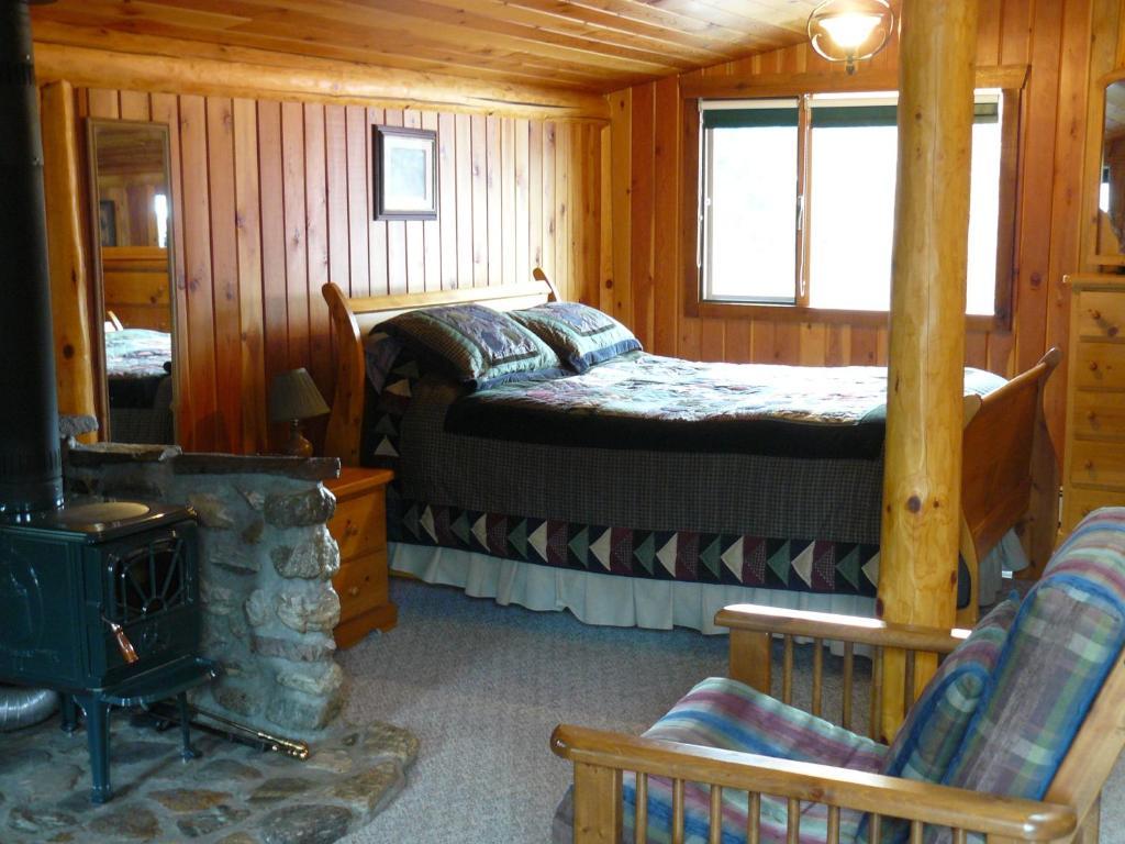 Hitching Post Resort Kelowna Cameră foto