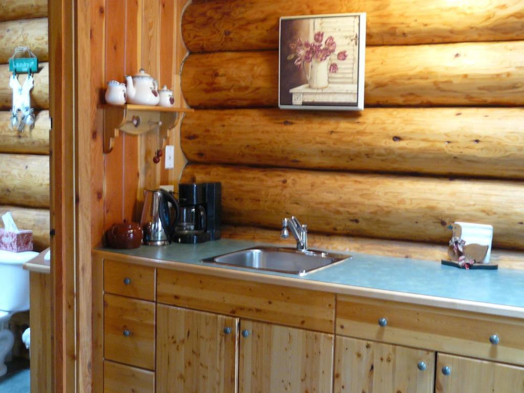 Hitching Post Resort Kelowna Cameră foto