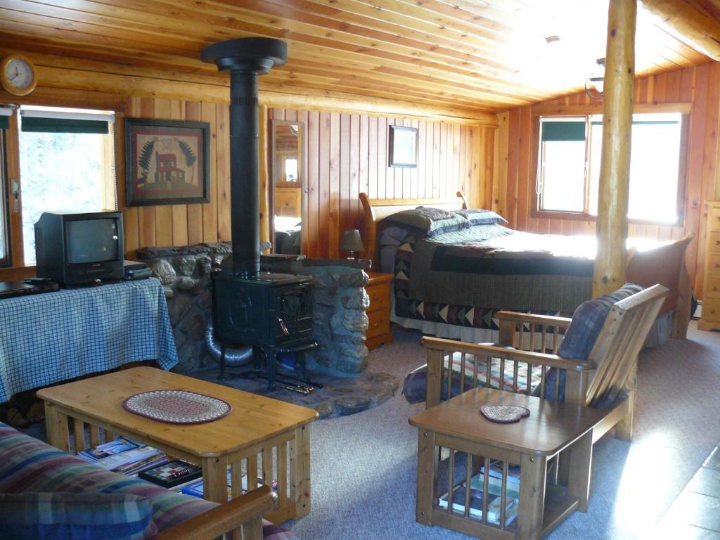Hitching Post Resort Kelowna Cameră foto