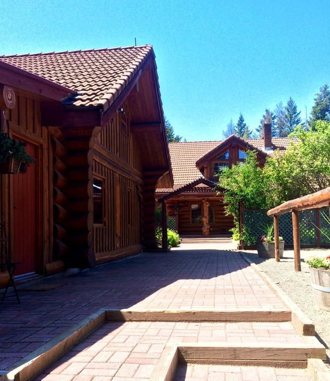 Hitching Post Resort Kelowna Exterior foto